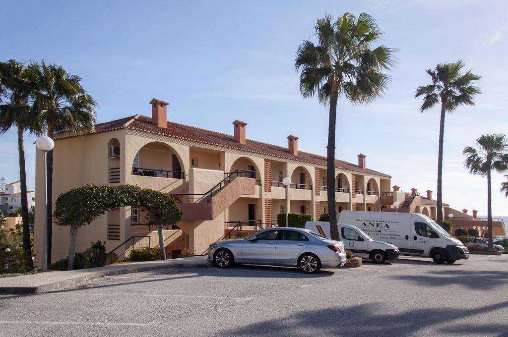 Marina Del Sol Apartment By Rafleys Fuengirola Bagian luar foto